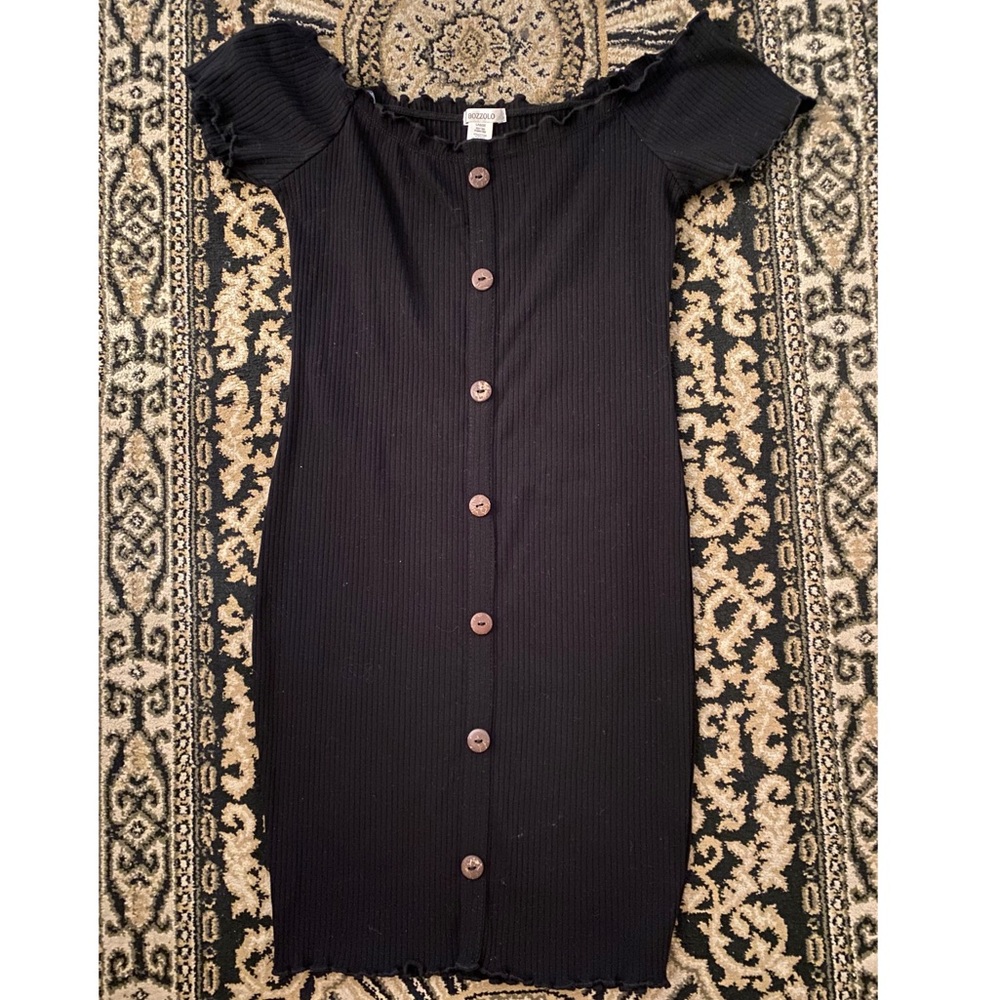 Black mini dress with buttons 🌼